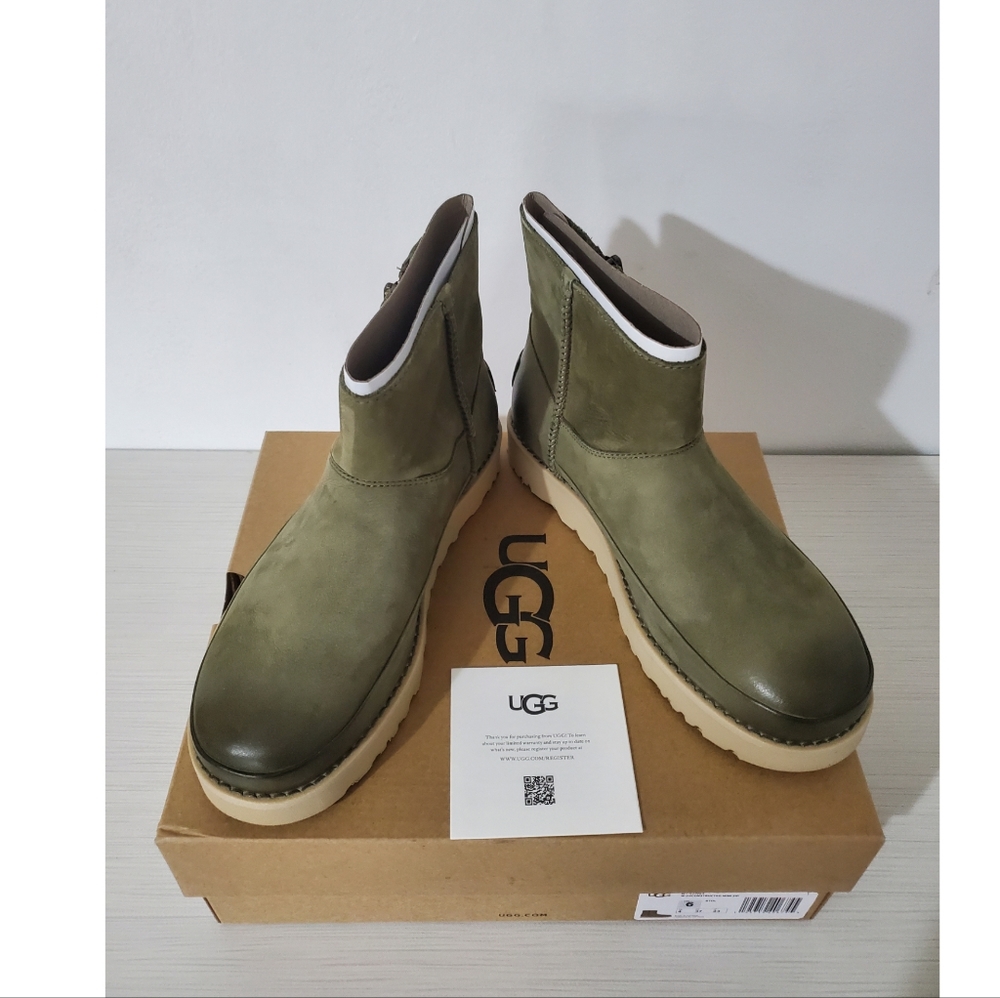 RARE NIB UGG Deconstructed Mini Zip Leather For Women